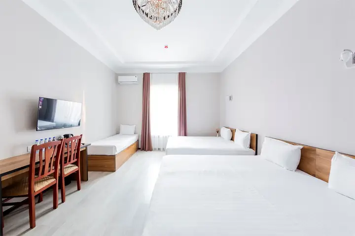 Quadro Room — Centrum Hotel Tashkent, 4